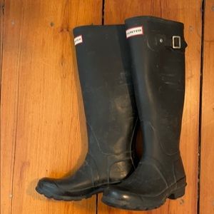 Hunter - tall black rubber rain boots